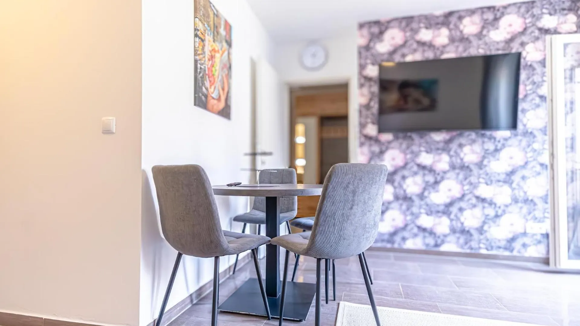 9 Min To Center, Modern 1Br & 1Lr Apt With Balcony & Smart Tv فيينا النمسا
