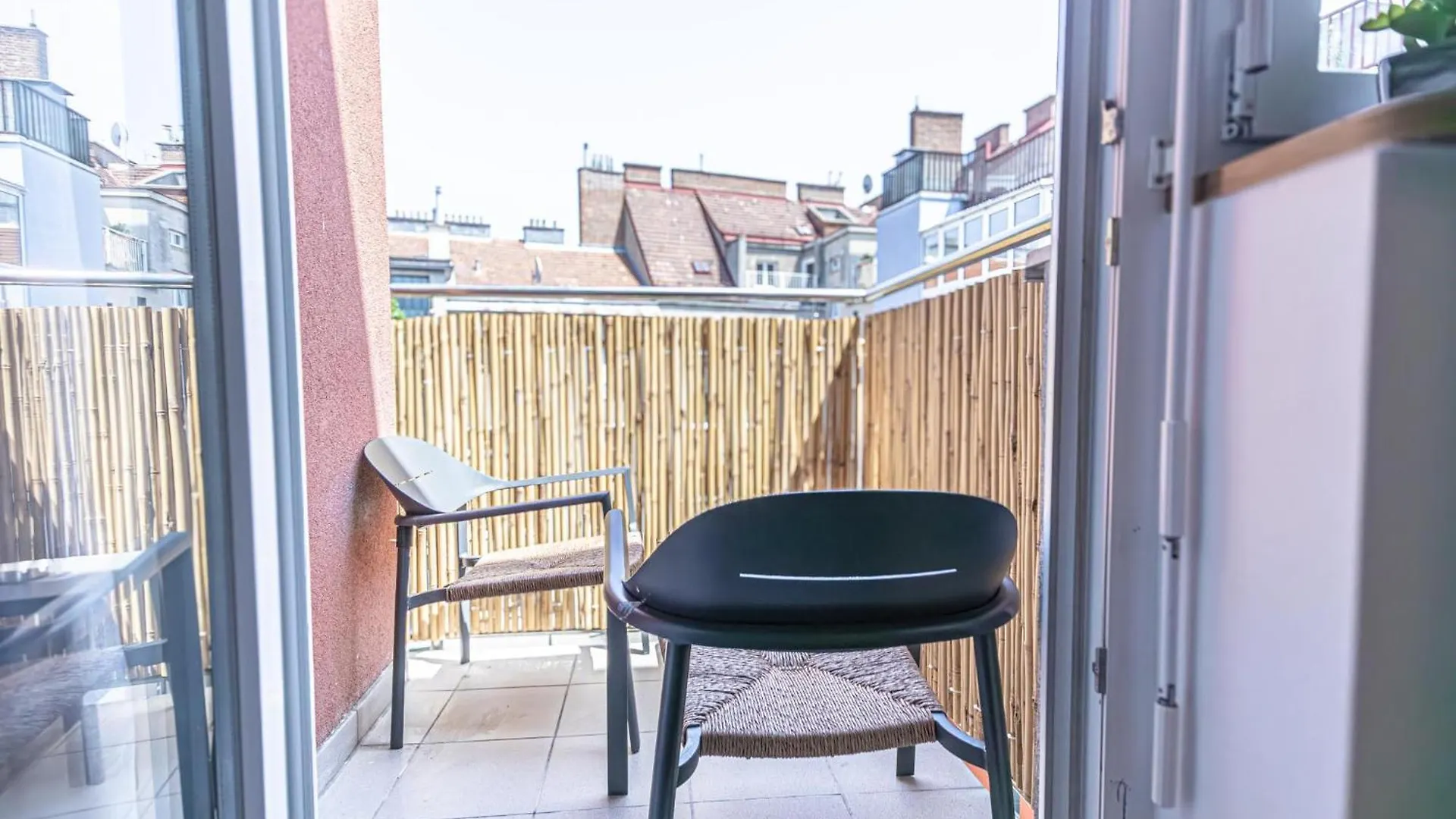 شقة 9 Min To Center, Modern 1Br & 1Lr Apt With Balcony & Smart Tv فيينا