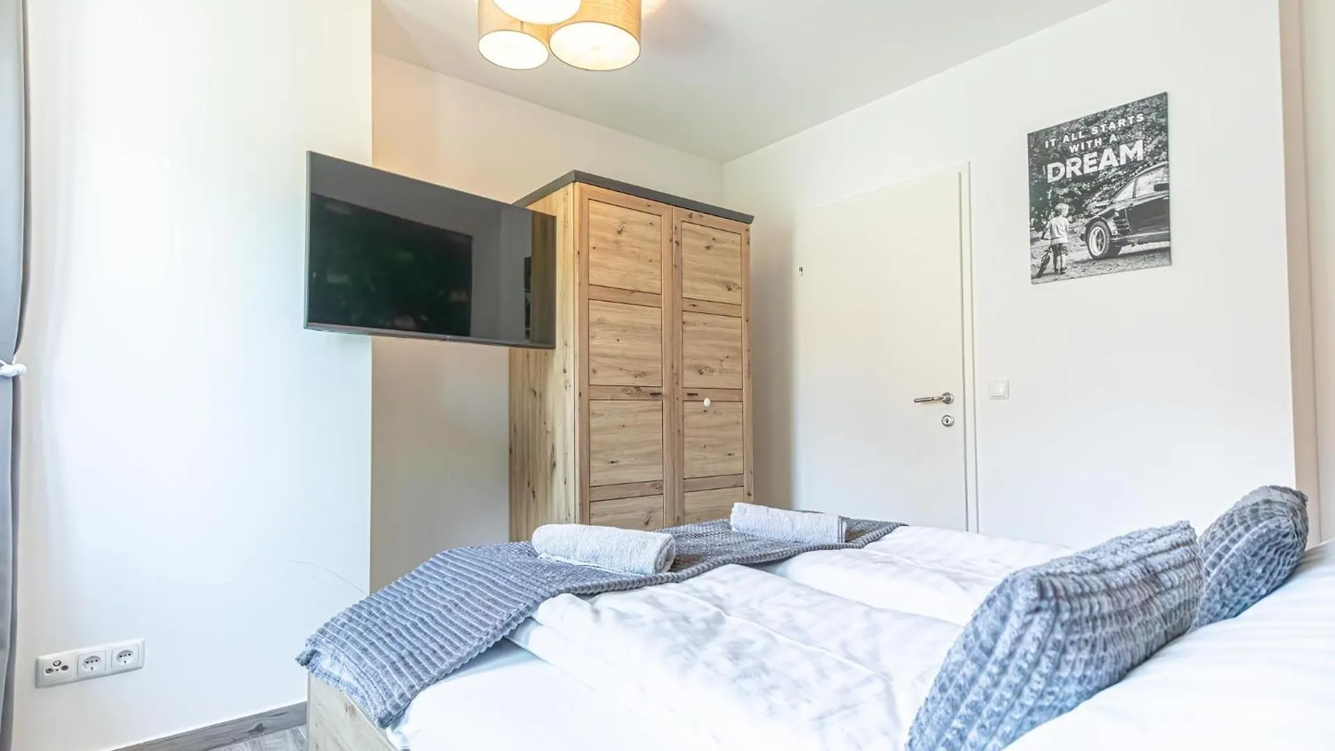 شقة 9 Min To Center, Modern 1Br & 1Lr Apt With Balcony & Smart Tv فيينا